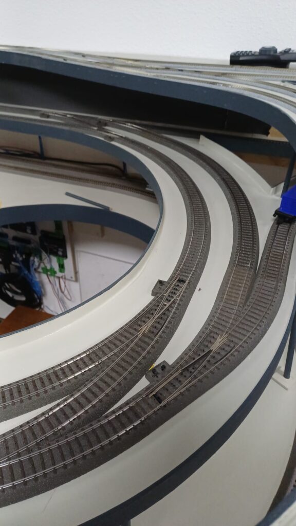 De rechter keerlus kan nu in twee richtingen tegelijkertijd bereden worden. 01-09-2025